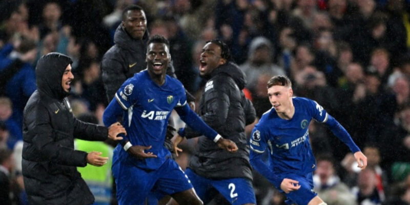 What is street betting and why does it attract so many players?